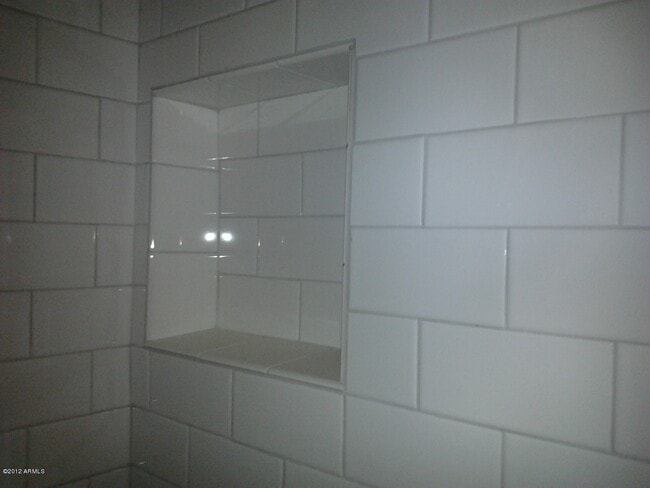 Building Photo - 1302 E Maryland Ave