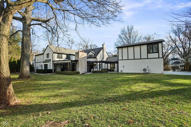 Building Photo - 1210 Golden Hill Dr