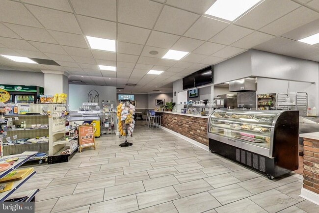 Building Photo - 307 Yoakum Pkwy