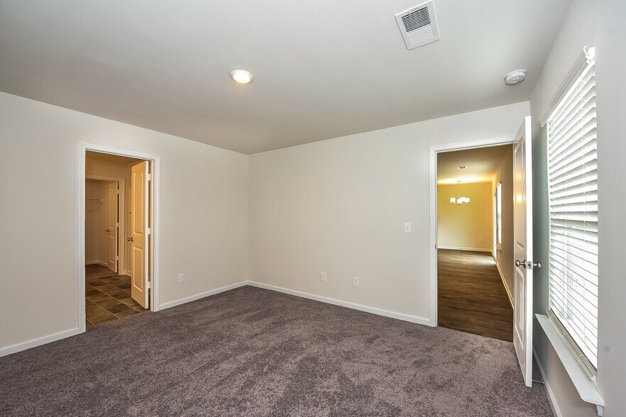 Building Photo - 123 King Buck Dr