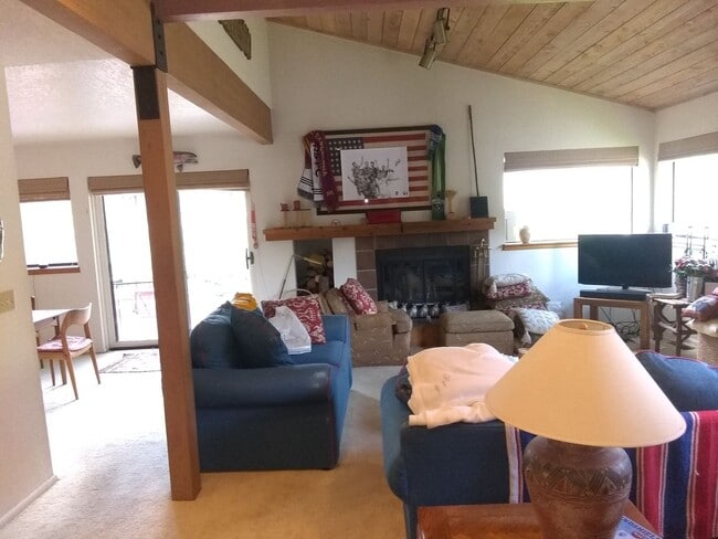 Building Photo - 7 month Lease -3bd/2.5ba Fully Furnished S...