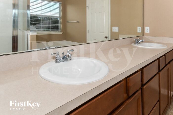 Building Photo - 12177 Evans Oak Ct
