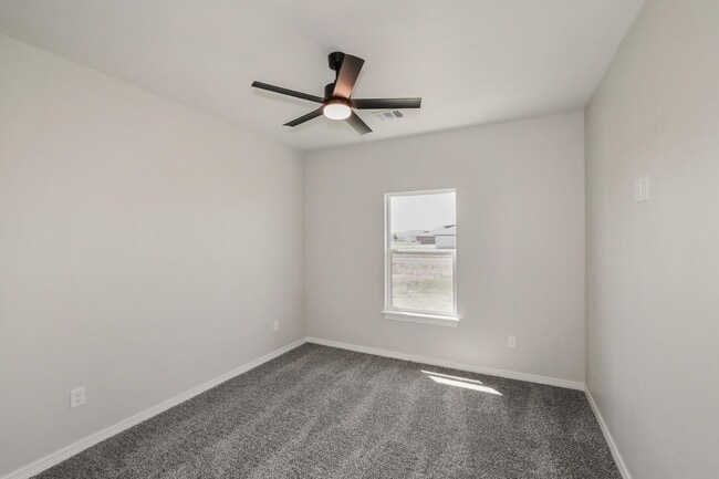 Building Photo - 17900 Lone Ranch Rd