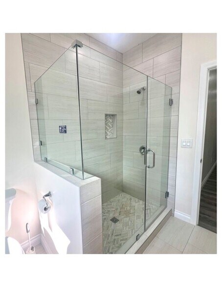 Building Photo - 4265 Garthwaite Ave