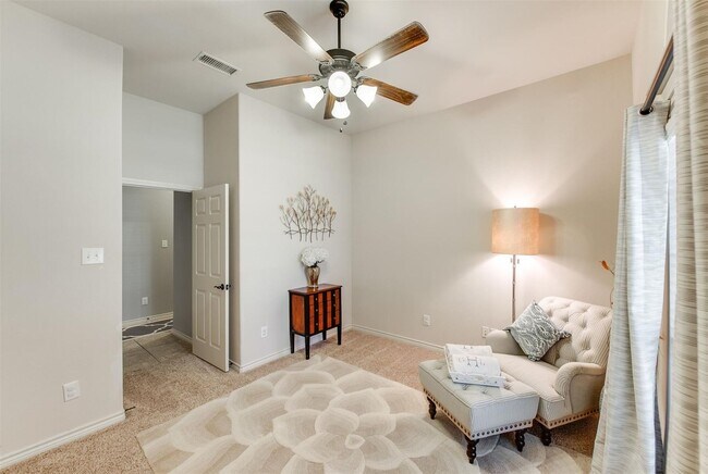 Building Photo - Spectacular Home! Come see Me!! I can be y...
