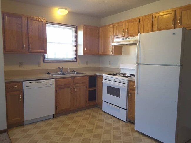 Building Photo - 213 Stonewall Ct