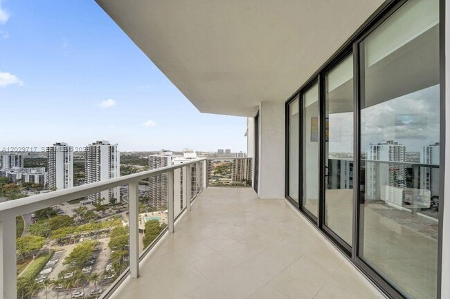 Building Photo - 20281 E Country Club Dr