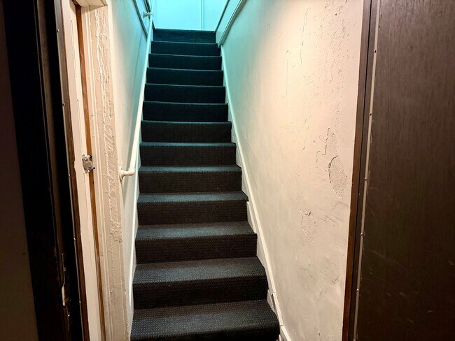 Building Photo - 2007 Nash St