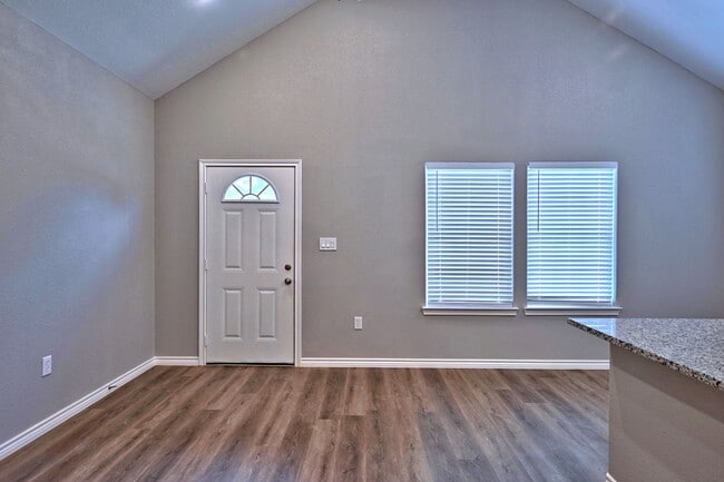 Building Photo - 11911 Nelwood St