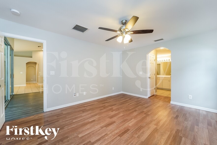 Building Photo - 1570 Waldorf Dr