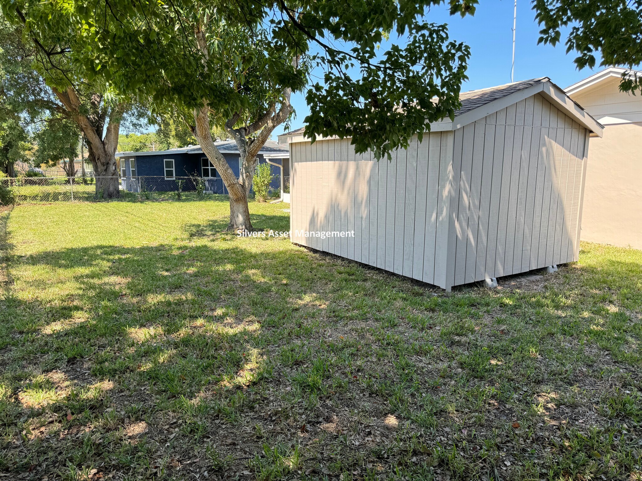 Building Photo - 3307 York Dr W