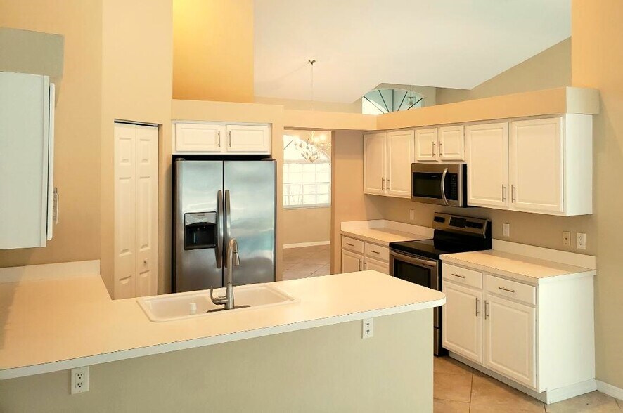 kitchen - 2063 Imperial Cir