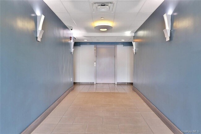 Building Photo - 68 Lake St