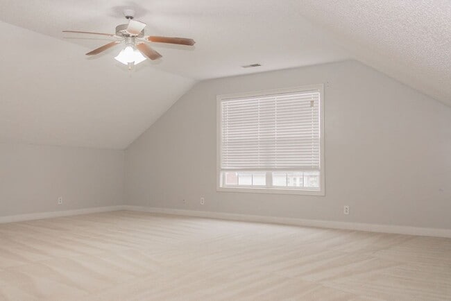 Building Photo - Nice home located on quiet Culdesac!
