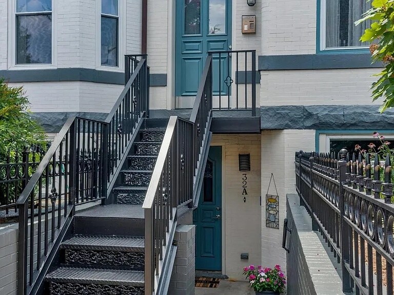 Building Photo - 1332 Park Rd NW