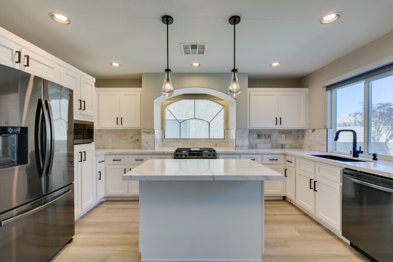 Building Photo - 10908 Royal Highlands St