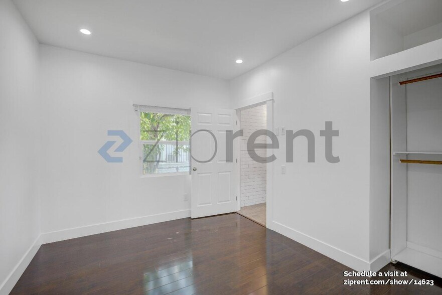 Building Photo - 1464 W 24th St