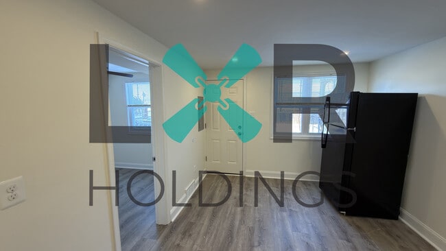 Building Photo - 318 White Ave