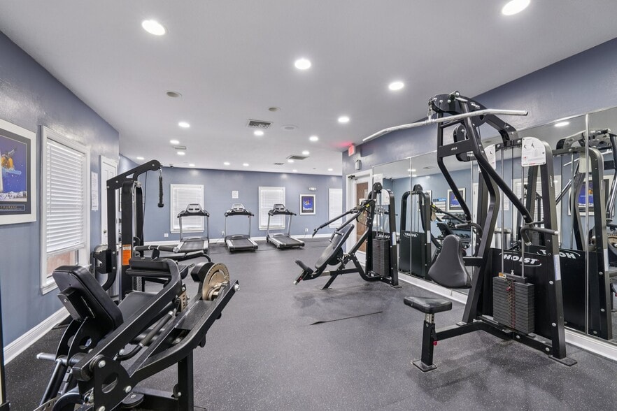 Building Photo - Oasis Naples Apartments