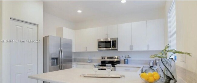 Building Photo - 11707 SW 245 Ter