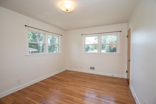Building Photo - ? Stunning 3 Bedroom, 2 Bathroom Home! ?