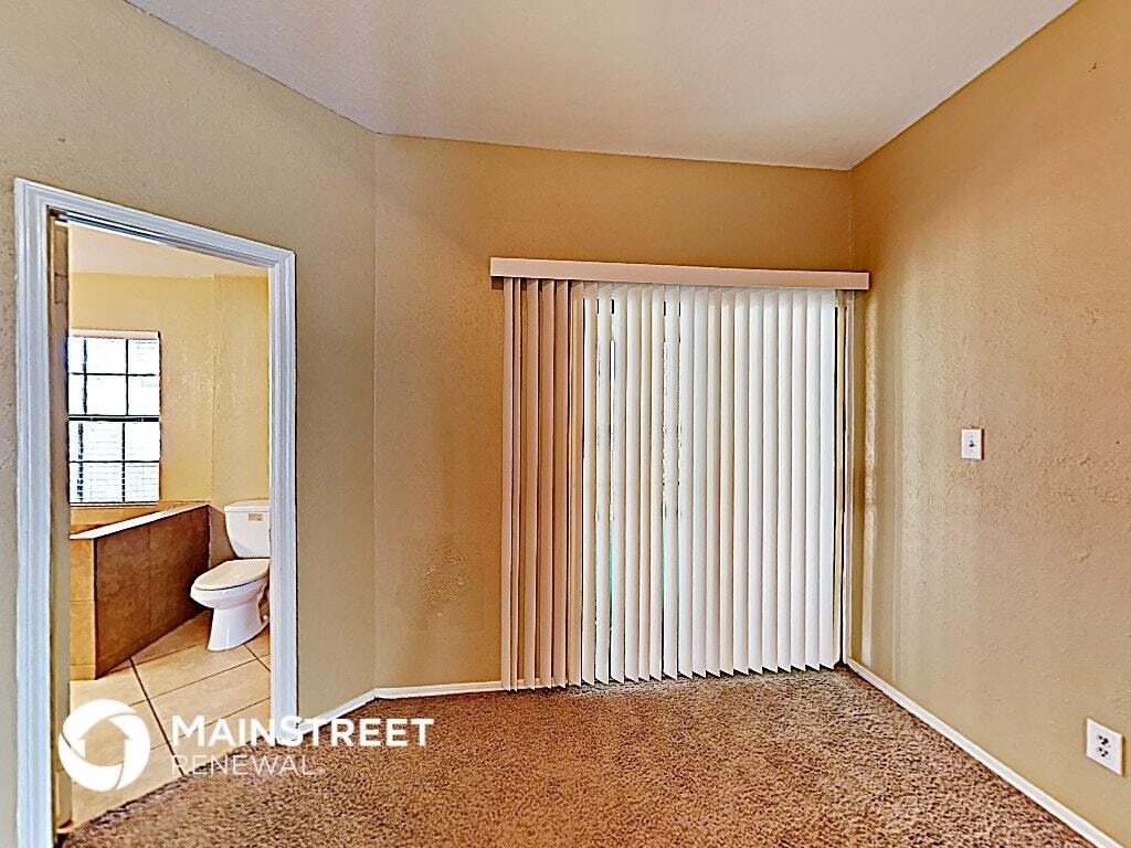 Building Photo - 2425 Sutton Dr