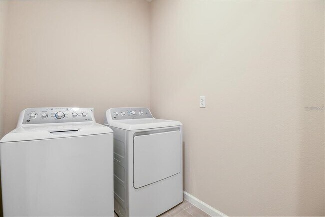 Building Photo - 2204 Mac Blvd