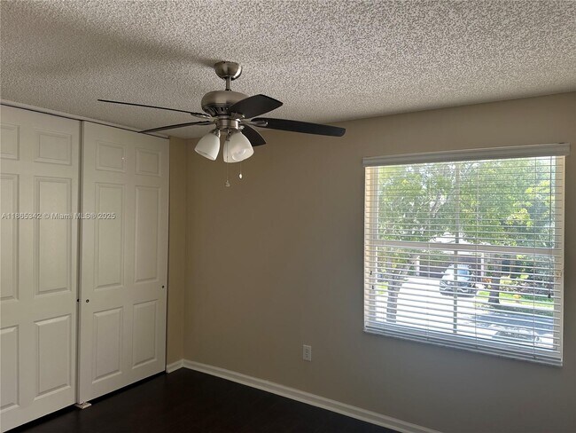 Building Photo - 4955 SW 166th Ave