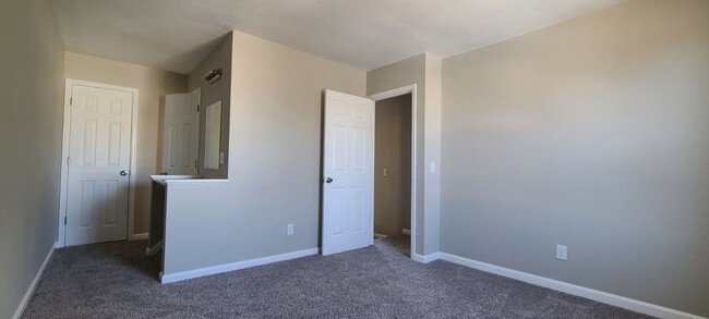 master bedroom - 2285 Anthony Ct