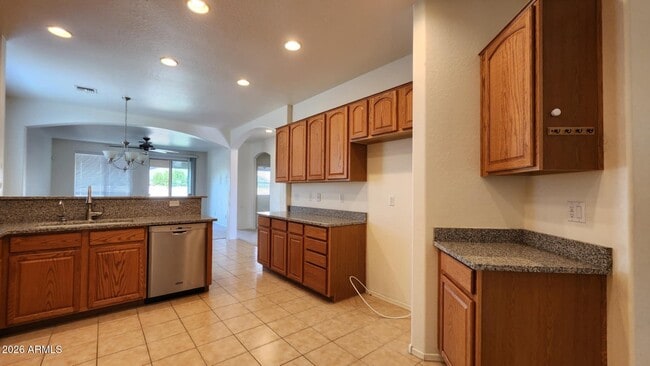 Building Photo - 42596 W Cheyenne Dr