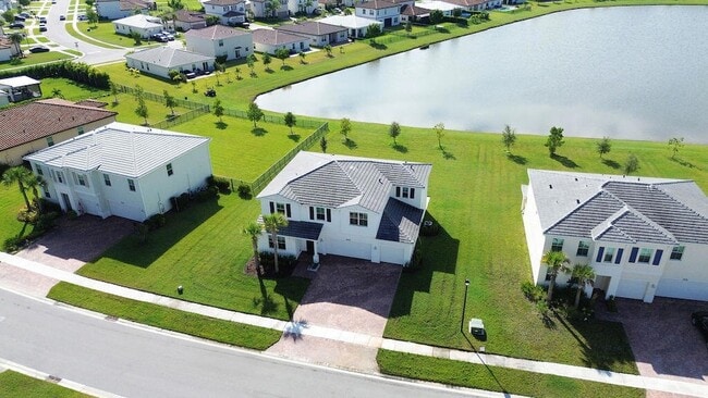 Building Photo - 12686 NW Copper Creek Dr