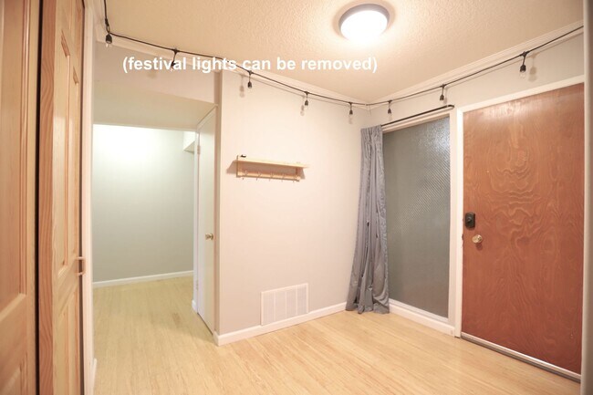 Building Photo - 22 Moss Ave