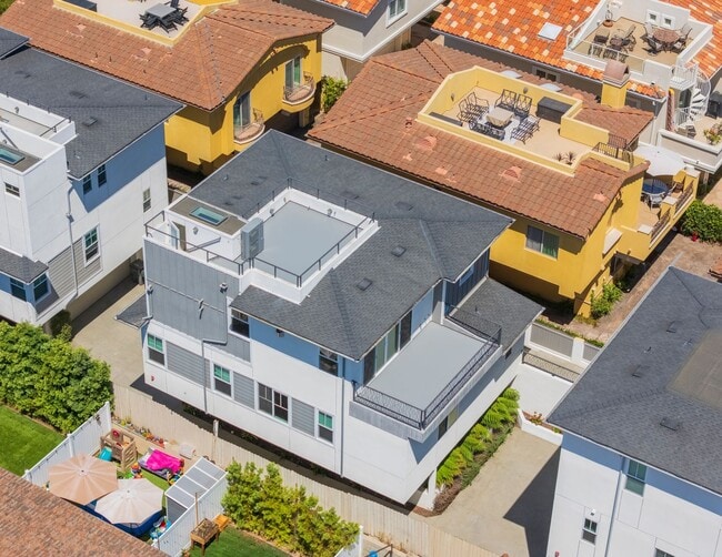 Building Photo - 112 S Francisca Ave