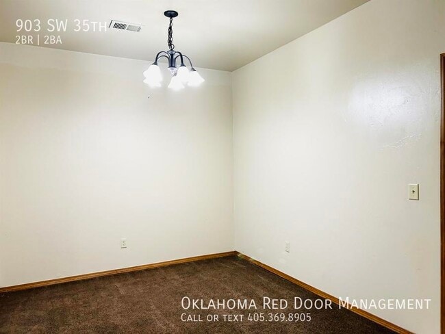 Building Photo - 903 SW 35th-