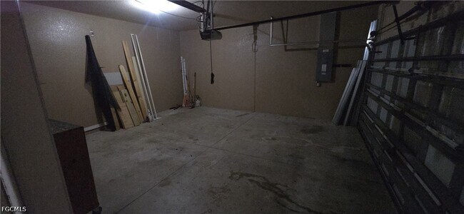 Building Photo - 391 Shadow Lakes Dr