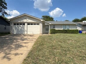 Building Photo - 6609 Oaklawn Dr