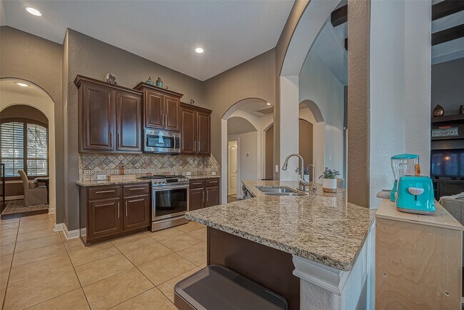 Building Photo - 6306 Hidden Alley Dr