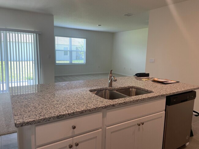 Building Photo - 3241 Silas Dr