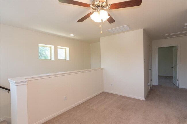 Building Photo - 1732 Lakota Ln