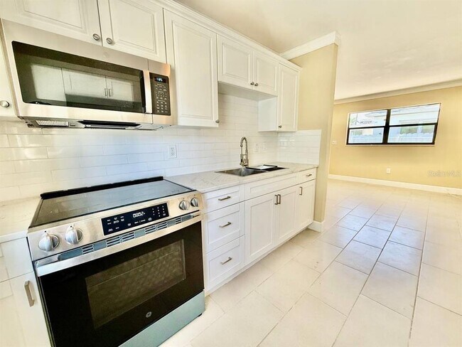 Building Photo - 151 148th Ave