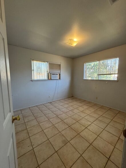 Building Photo - 9131 Port Hudson Dr