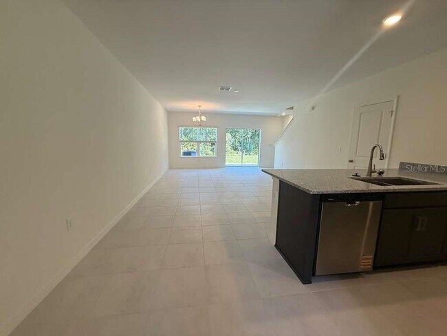 Building Photo - 2818 Raindrop Run St