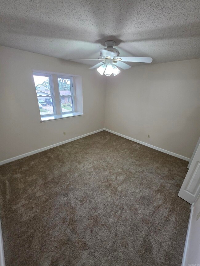 Building Photo - 8303 Pennwood Dr