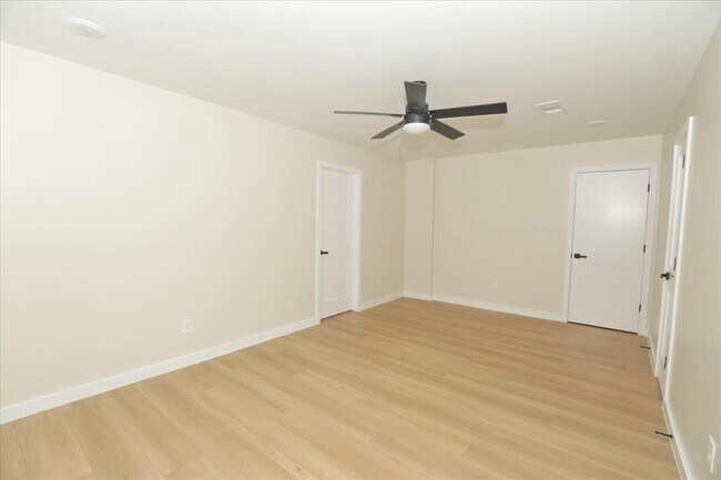 Building Photo - 5203 Mossgrey Ln