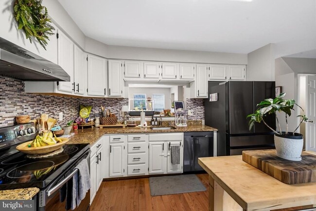 Building Photo - 3964 Forest Valley Rd