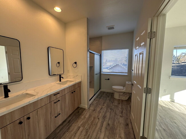 Building Photo - 20611 Independence Way