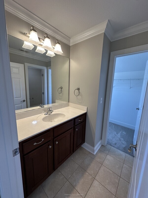 Building Photo - 5511 Ginkgo Rd