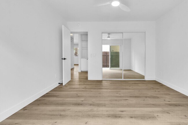 Building Photo - 428 W Los Angeles Dr