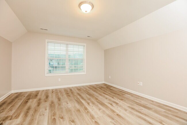 Building Photo - 7435 Birchshire Dr
