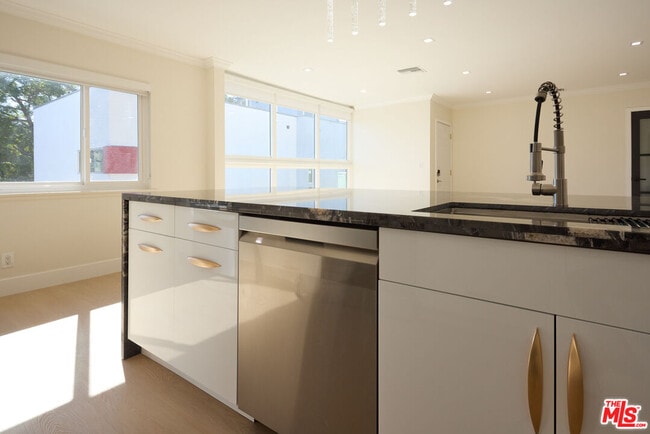 Building Photo - 1223 23rd St